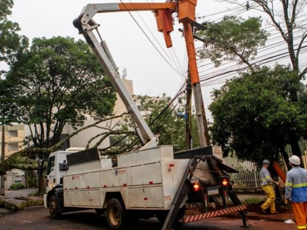 Chuvas acima da média provocaram mais de 17 mil ocorrências na rede elétrica Foto: AEN