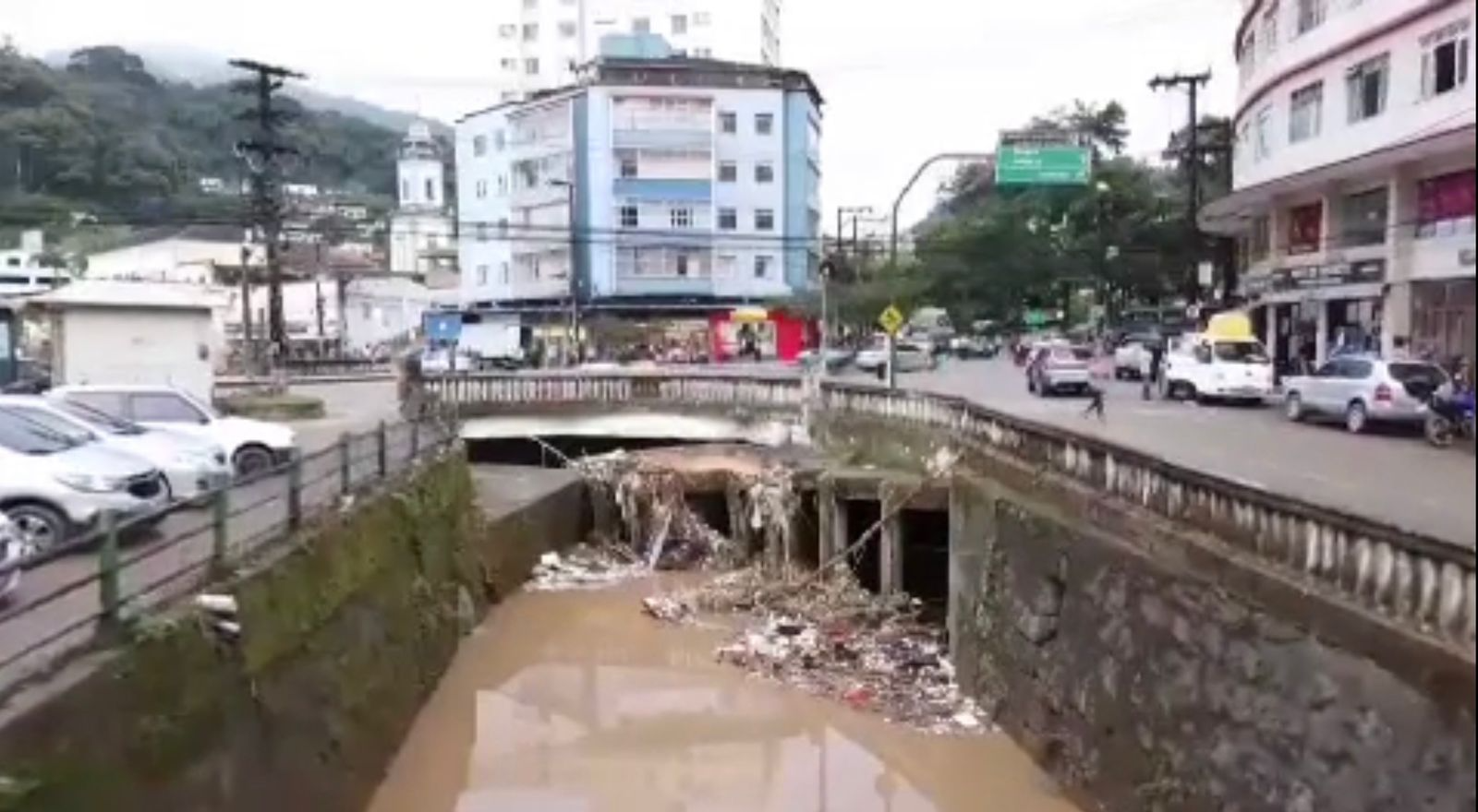 Justiça determina obras emergenciais para impedir novas enchentes em Petrópolis Foto: TV Band