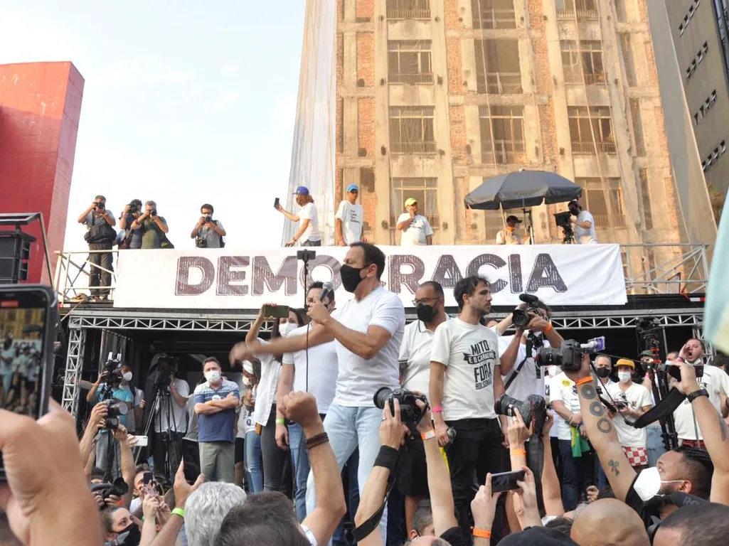 Maior parte das capitais brasileiras registrou atos de oposição ao atual governo