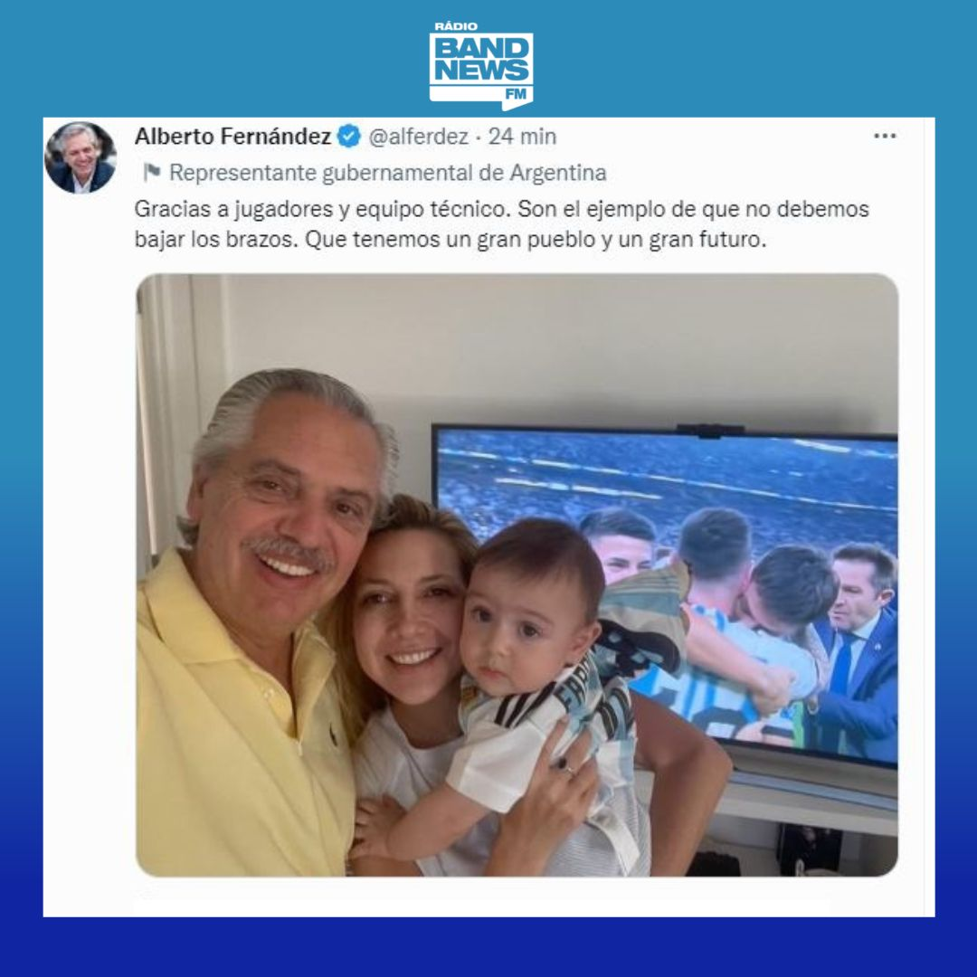 Alberto Fernández publicou uma foto comemorando com a família  Reprodução