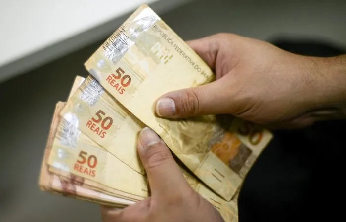 Salário mínimo não teve ganho real no Brasil, diz Dieese