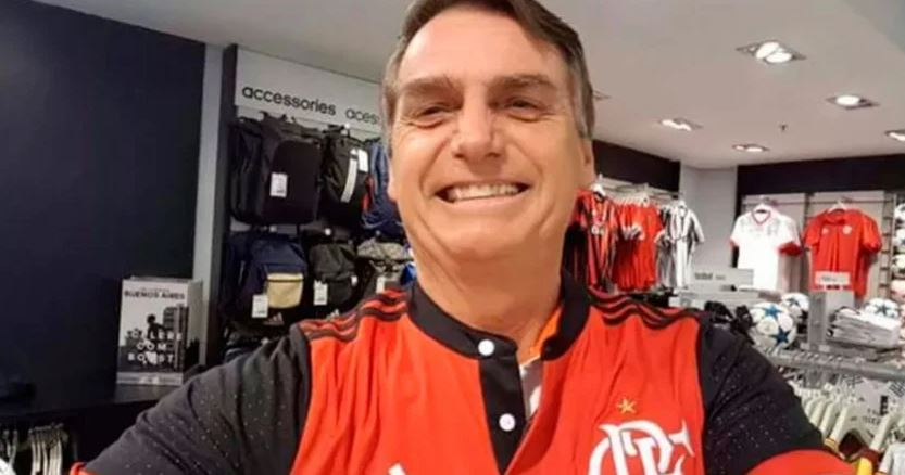 Bolsonaro com a camisa do Flamengo, em foto de arquivo