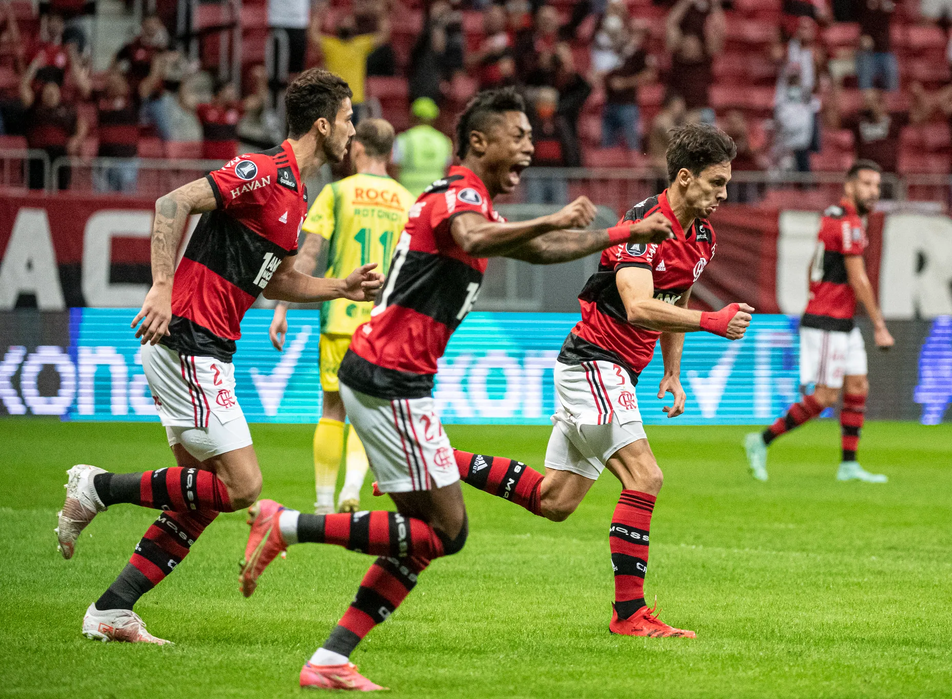 Flamengo jogou em Brasília com presença de público no duelo com o Defensa y Justicia