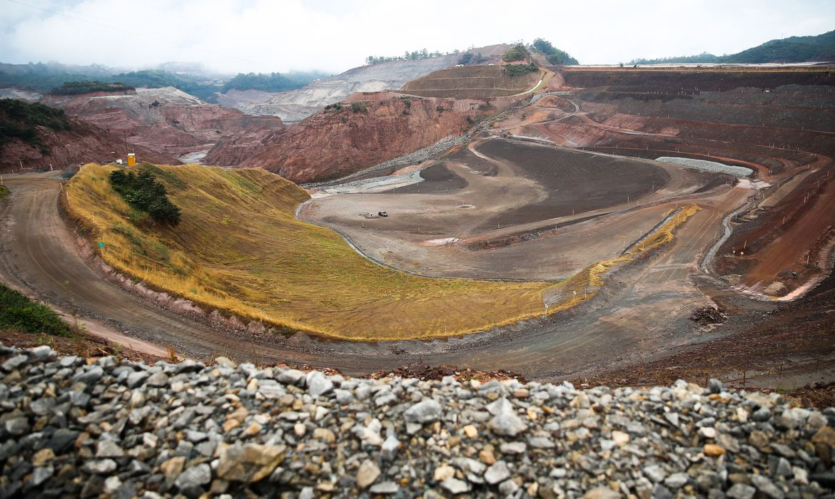 Samarco retoma operações em Minas Gerais sem quitar multas com Ibama José Cruz/Agência Brasil