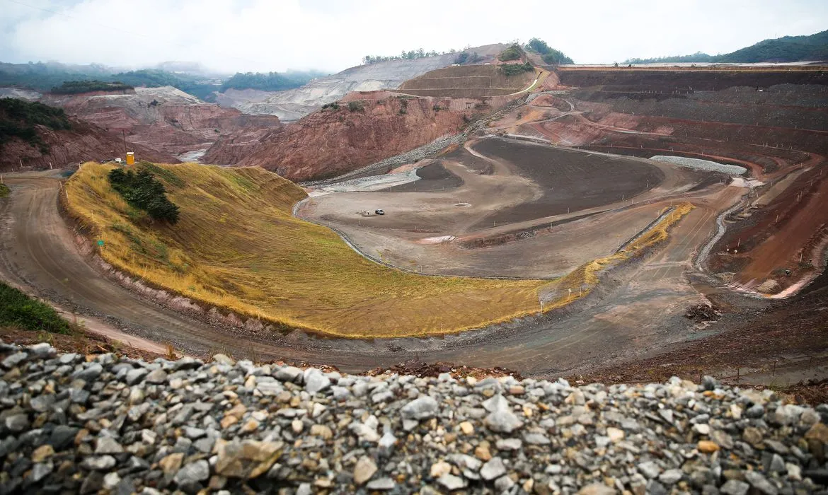 Samarco retoma operações em Minas Gerais sem quitar multas com Ibama