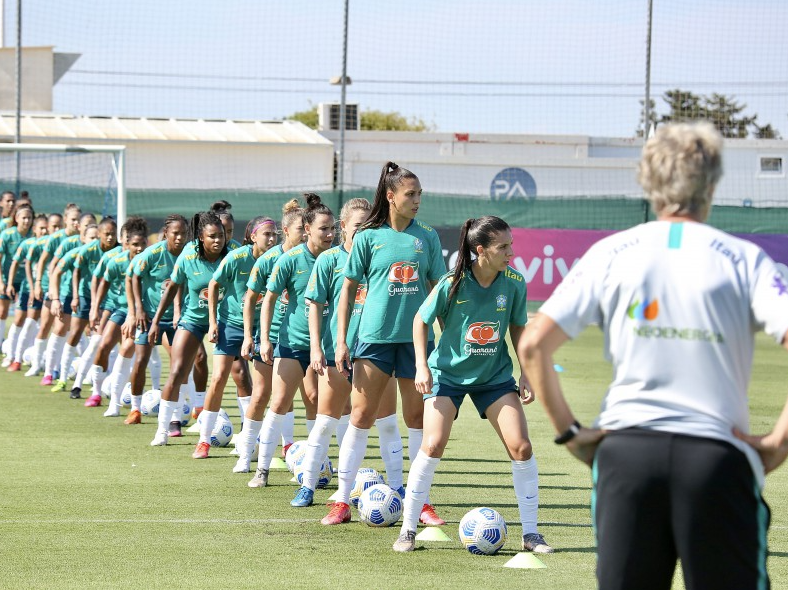 Jogadoras da Seleção durante treino Carolina Brito/CBF