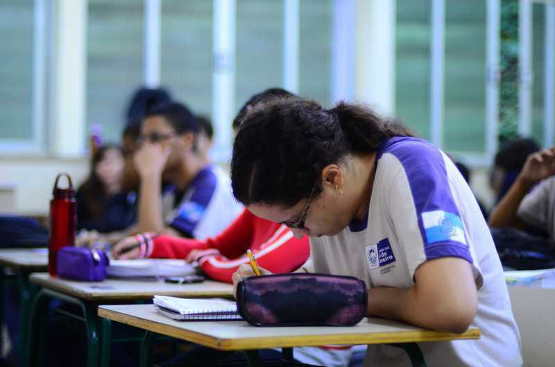 Dois em cada 10 jovens de 15 a 17 anos não estão no Ensino Médio Divulgação