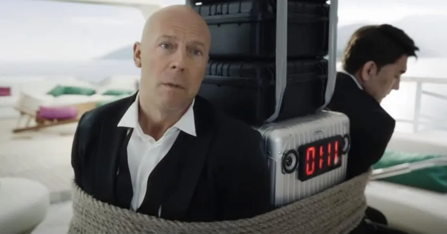 Ator "usa" rosto de Bruce Willis em comercial da empresa DeepCake