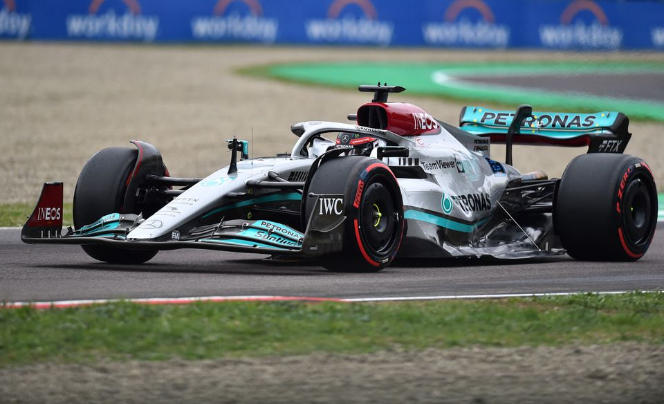 Os pilotos Lewis Hamilton e Verstappen vão largar na sequência. Foto: Massimo Pinca/Reuters