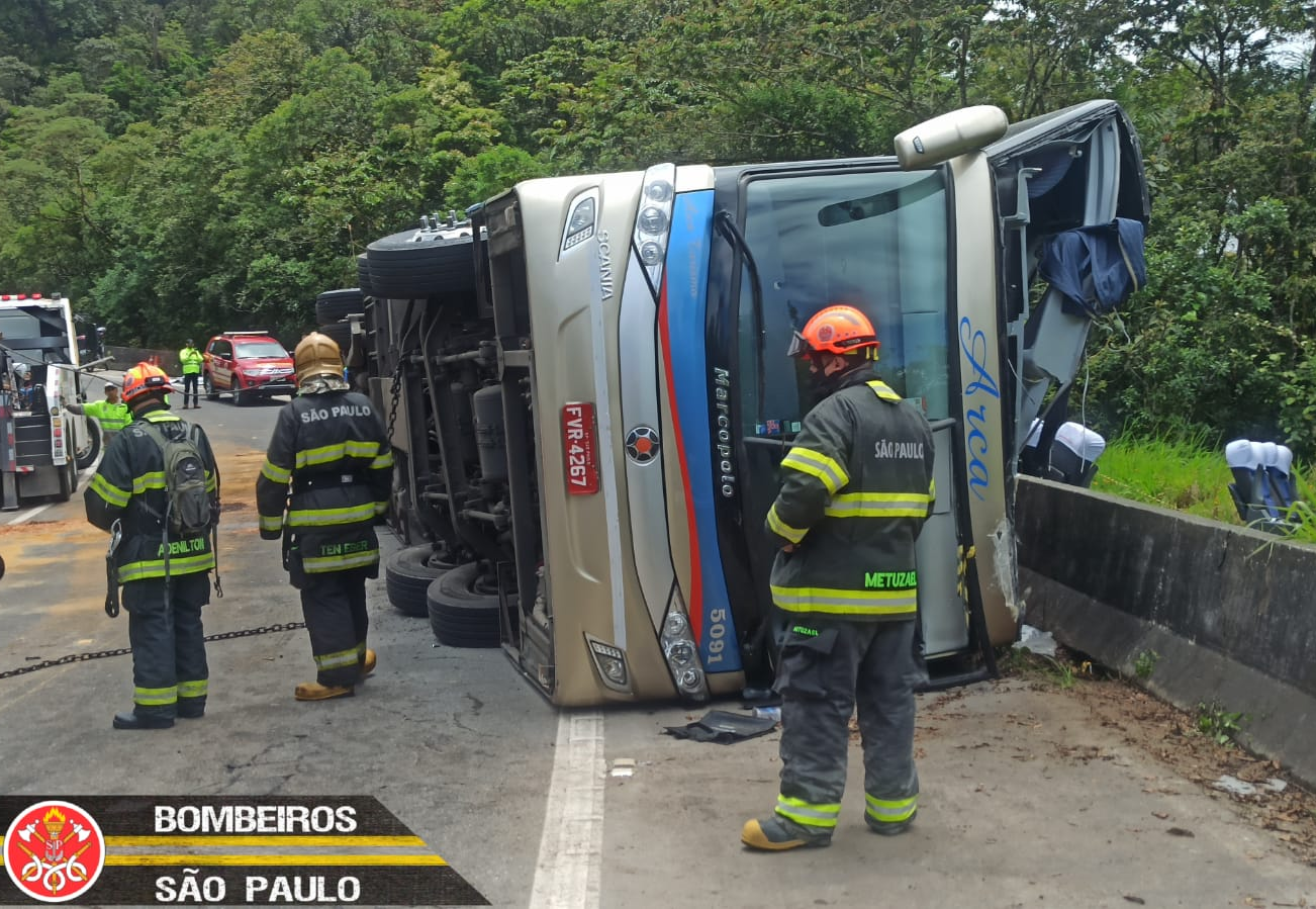 Acidente de ônibus na Oswaldo Cruz: o que diz a Polícia Civil Divulgação/Corpo de Bombeiros