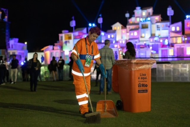 Cerca de mil garis atuam diariamente no evento Divulgação/Prefeitura do Rio