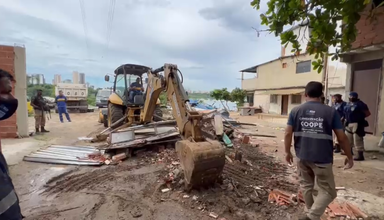 Onze construções foram demolidas nesta segunda-feira Foto: Divulgação