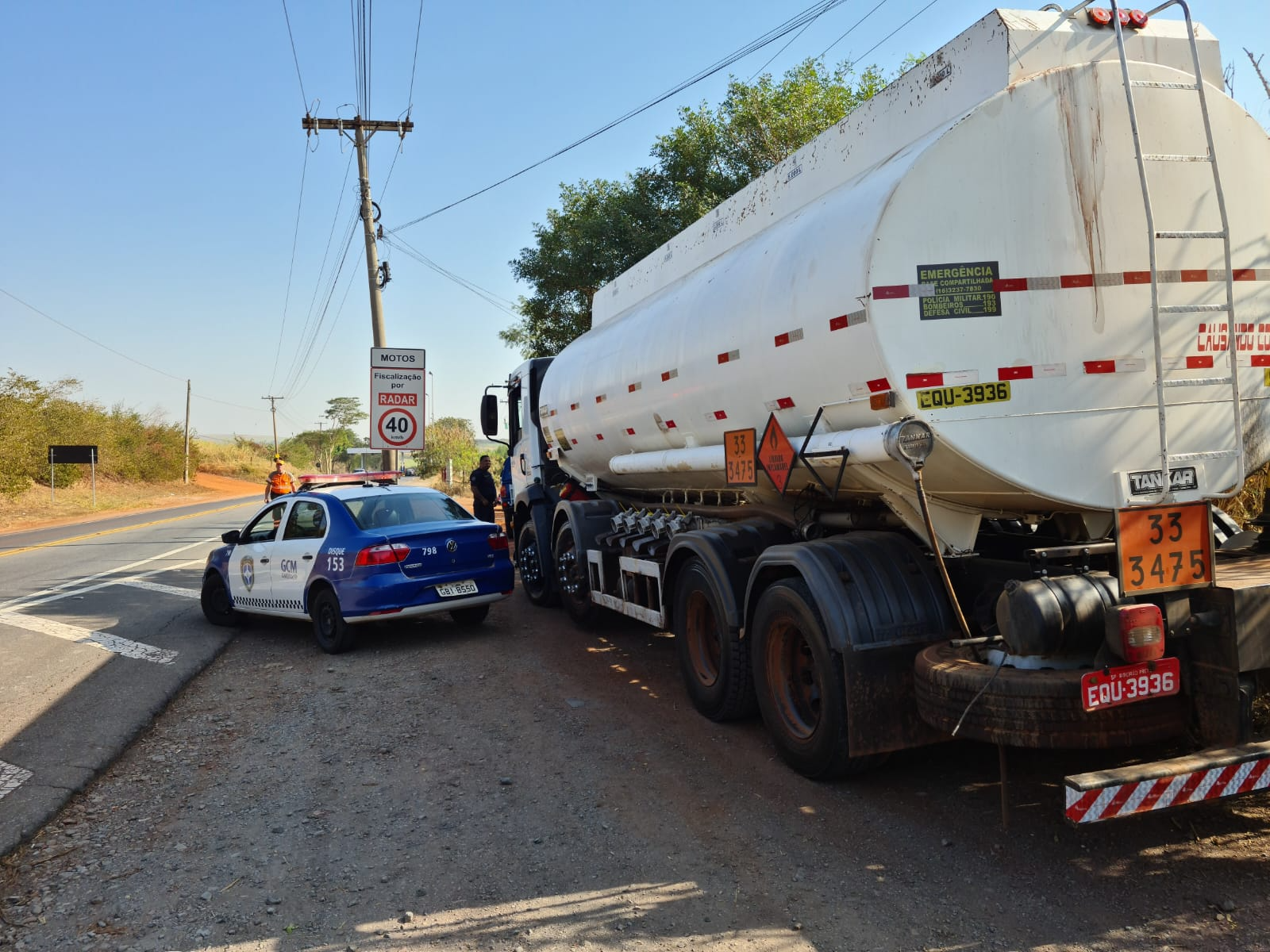 Caminhão roubado com 25 mil litros de gasolina é encontrado em Limeira (SP) Imagens/Wagner Morente