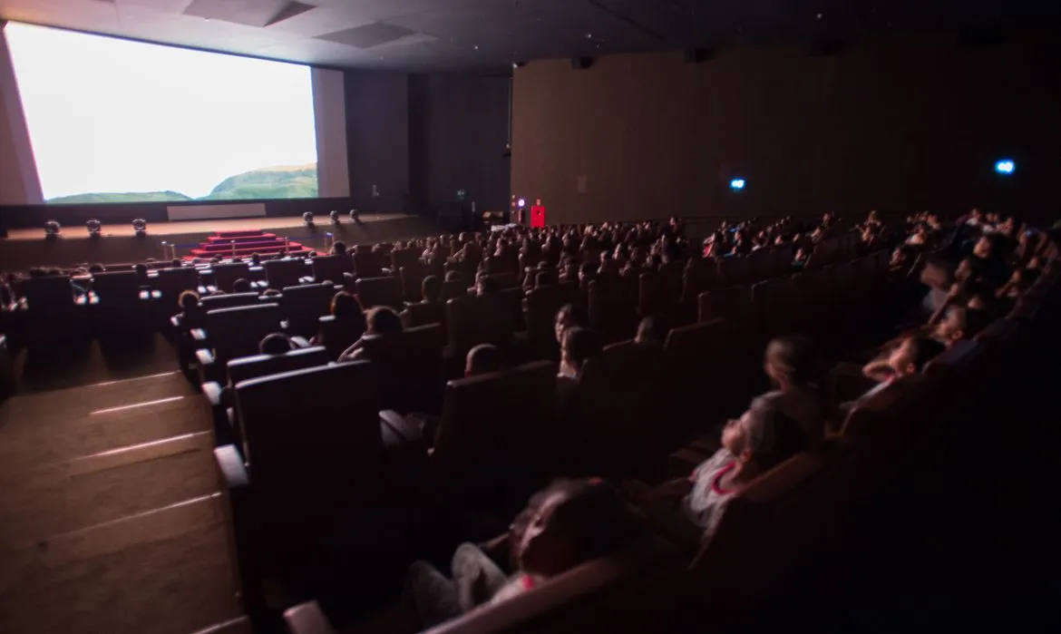 Segundo o levantamento, regiões como Guaratiba e Santa Cruz não contam com cinemas