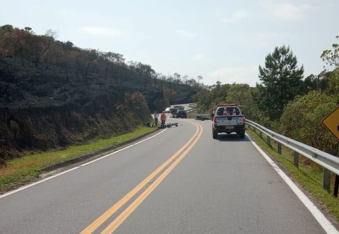 Acidente na rodovia Paraty-Cunha com uma morte e duas pessoas gravemente feridas Reprodução / Redes sociais