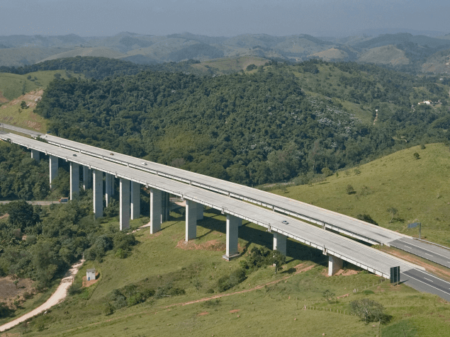 De acordo com a concessionária Ecopistas, o motorista do carro não se evadiu do local Divulgação/Ecopistas