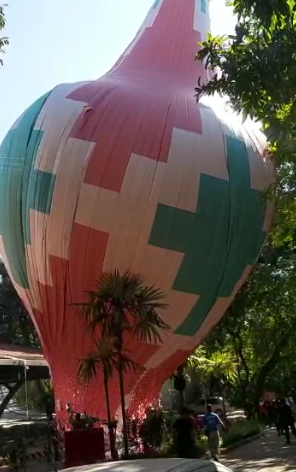 Balão de grandes proporções cai em sede da Fiocruz  Foto: Rádio BandNews FM