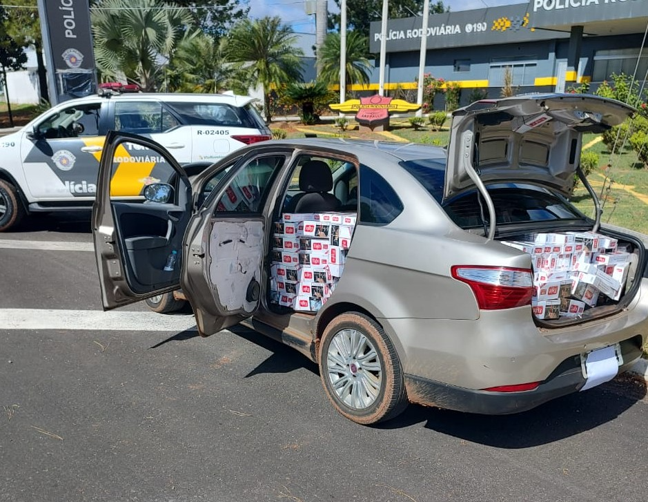 Carro é Apreendido Com Vários Pacotes De Cigarros Contrabandeados Band Multi