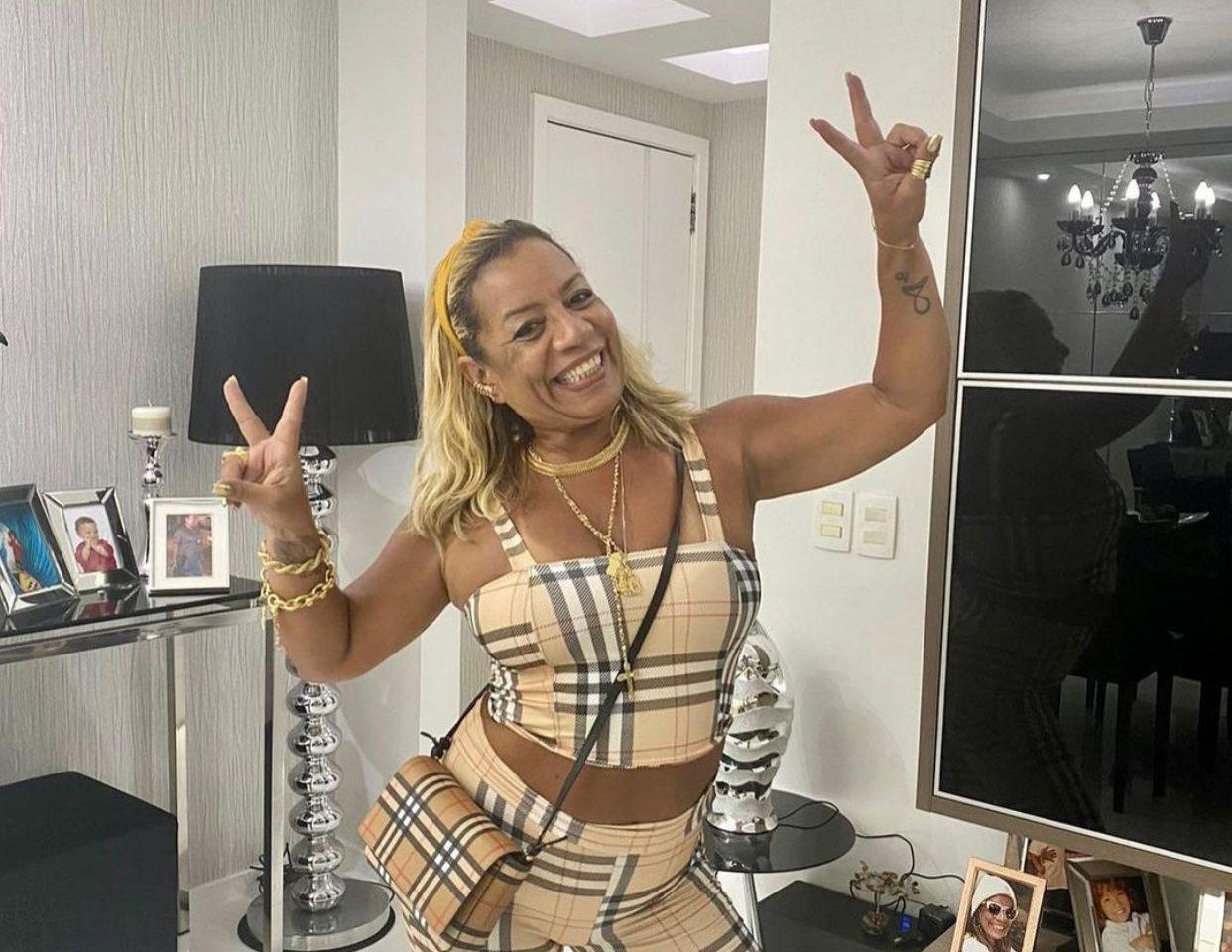 Nas redes sociais, Adriana compartilha a vida de luxo. Foto:  Reprodução, Instagram