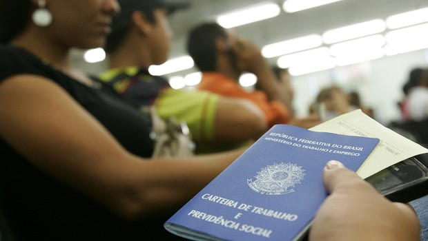 O total de pessoas sem trabalho caiu ao menor nível desde dezembro de 2015 Foto: Agência Brasil