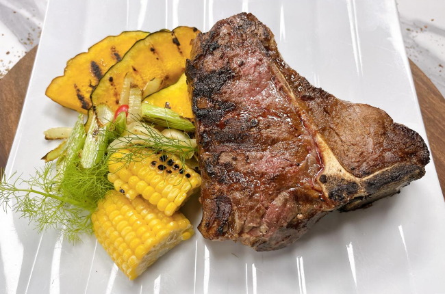 T-bone com legumes na chapa | Band Receitas