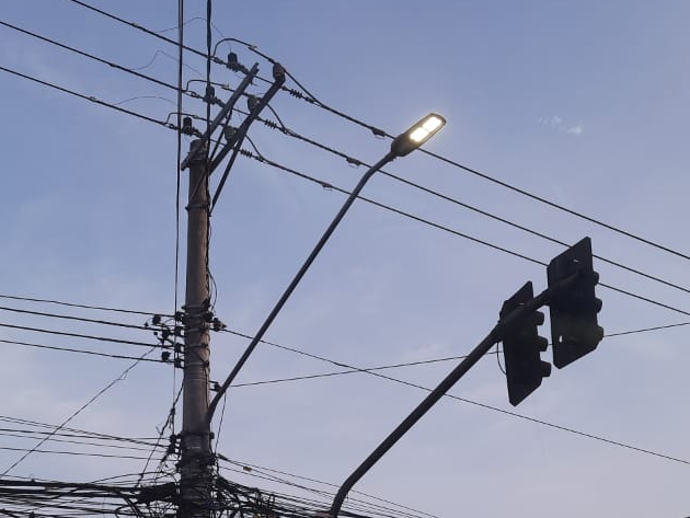 Moradores da capital paulista denunciam que a iluminação pública tem ficado ligada o tempo todo Foto: Renato Feroldi/BandNews FM