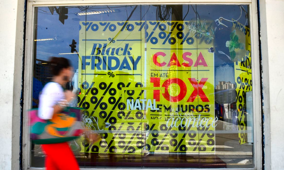 Procon tem fiscalizado ofertas da Black Friday Agência Brasil