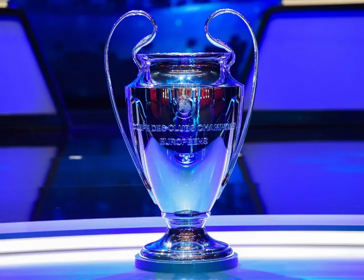 Uefa transfere final da Champions League da Rússia para a França