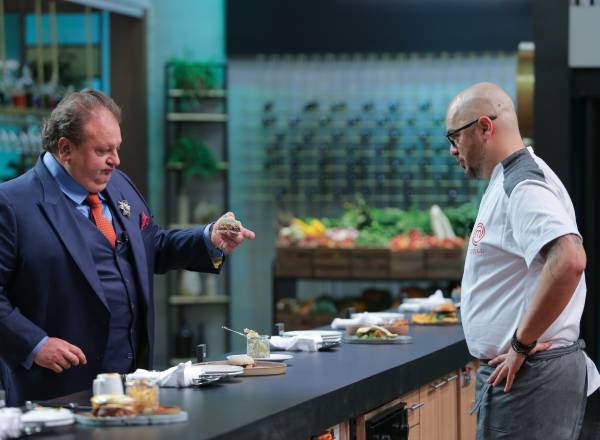 MasterChef Profisisonais: Marcelus é eliminado após sanduíche seco