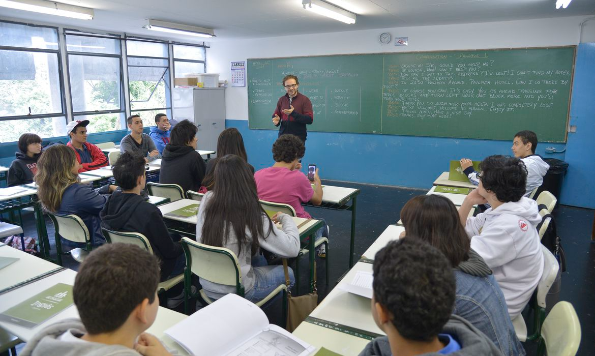 77% desses profissionais não se sentem valorizados pela sociedade Foto: Wilson Dias / Agência Brasil