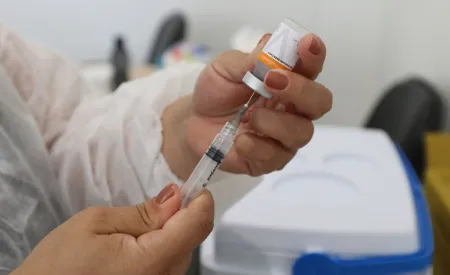 São José dos Campos, Taubaté e Jacareí aplicam a primeira dose da vacina contra a Covid-19 em jovens, confira as idades