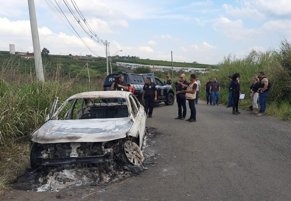 Circuito se segurança da viatura mostra criminosos atirando. Guilherme Celegato