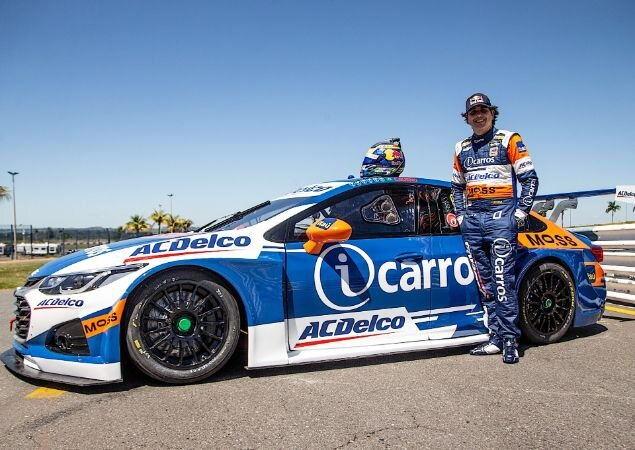 Pentacampeão da Stock Car, Cacá Bueno foi o mais rápido e garantiu a pole Divulgação/iCarros