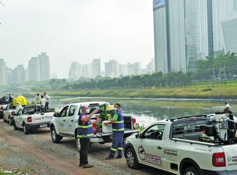 Equipes se preparando para a ação nas margens do rio Pinheiros Secretaria Municipal da Saúde de São Paulo