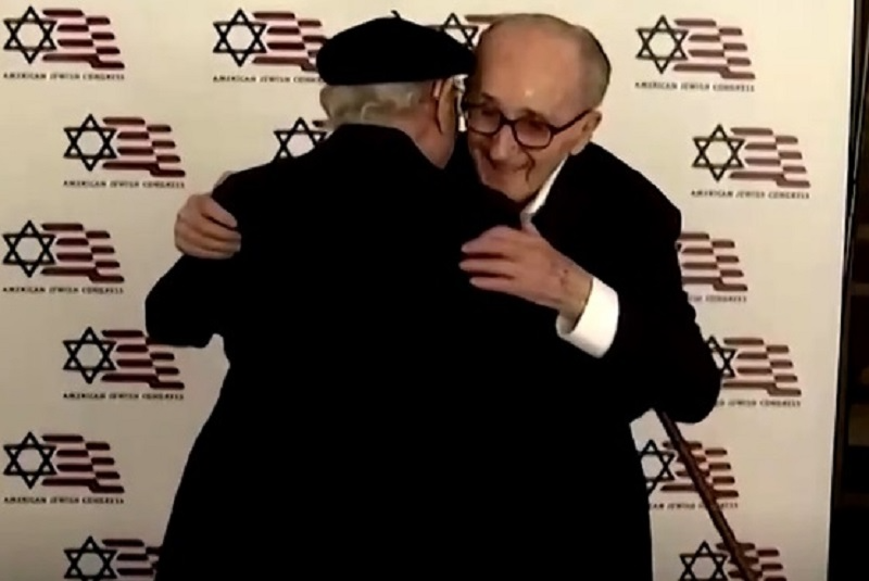 Sobreviventes do Holocausto se encontram após 78 anos