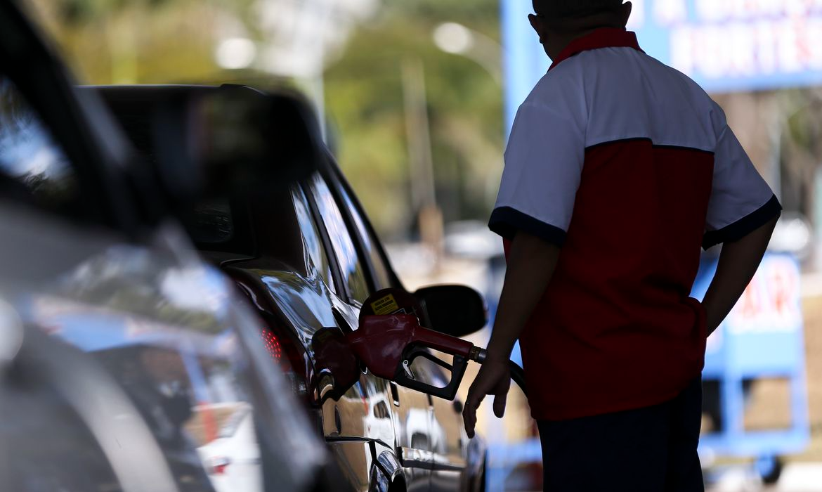 O preço médio da gasolina é de R$ 5,29 Marcelo Camargo/Agência Brasil