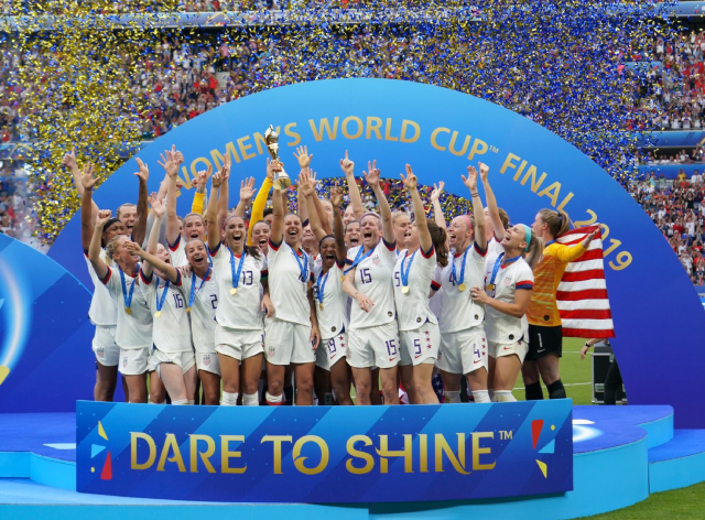 Federação dos EUA anuncia igualdade salarial no futebol feminino e masculino