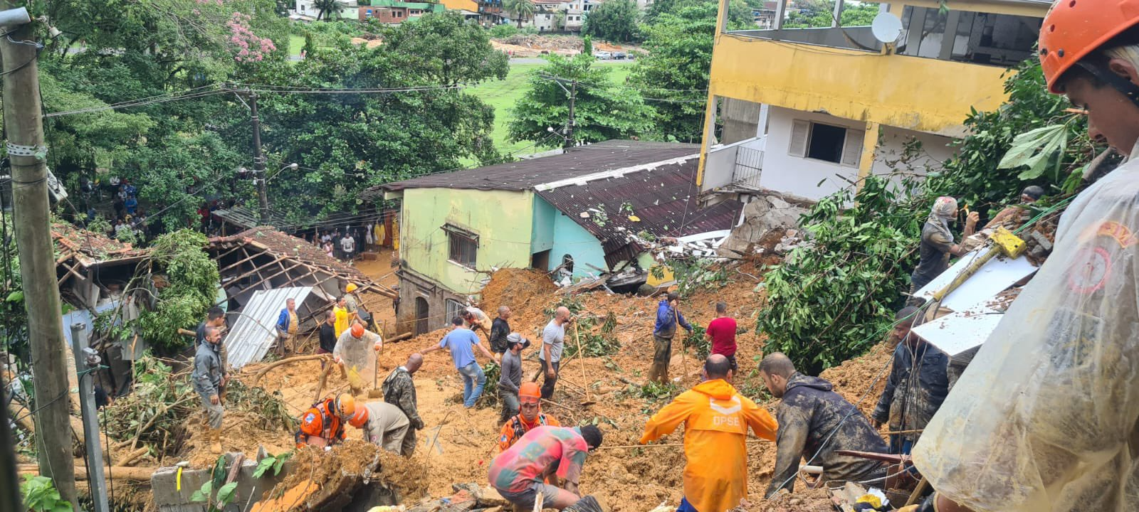 Ao todo, 18 pessoas morreram em todo o estado do Rio  Divulgação/Corpo de Bombeiros