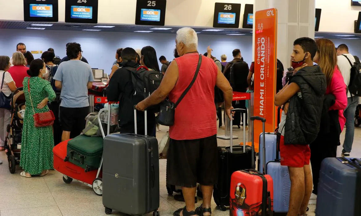Secretaria de Obras faz um Check-UP no aeroporto de Colniza