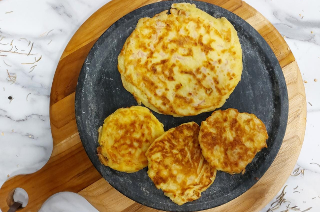 Pão de queijo de frigideira | Band Receitas