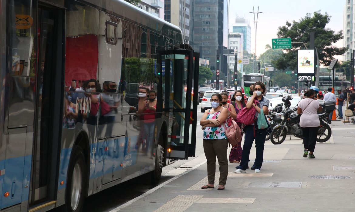 Cidades da grande São Paulo reajustam o preço das tarifas de ônibus