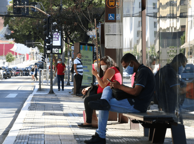 São Paulo libera uso de máscaras no transporte público Rovena Rosa / Agência Brasil