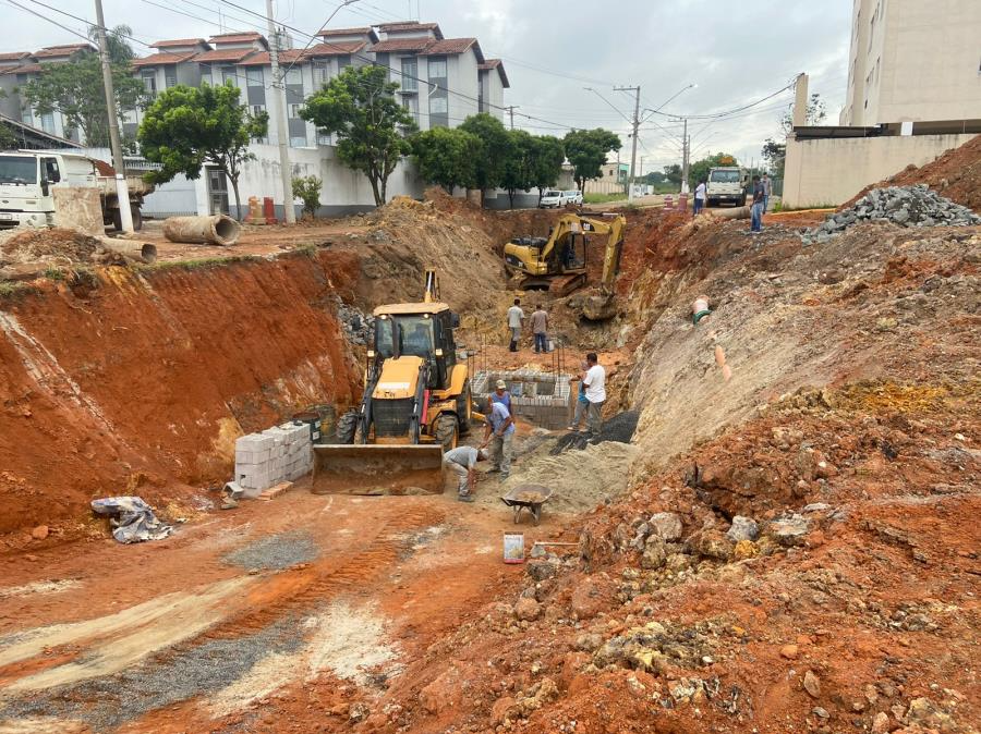 Trabalho acontece na Avenida Pereira Bueno, no Jardim Caçapava Divulgação/Prefeitura de Caçapava 