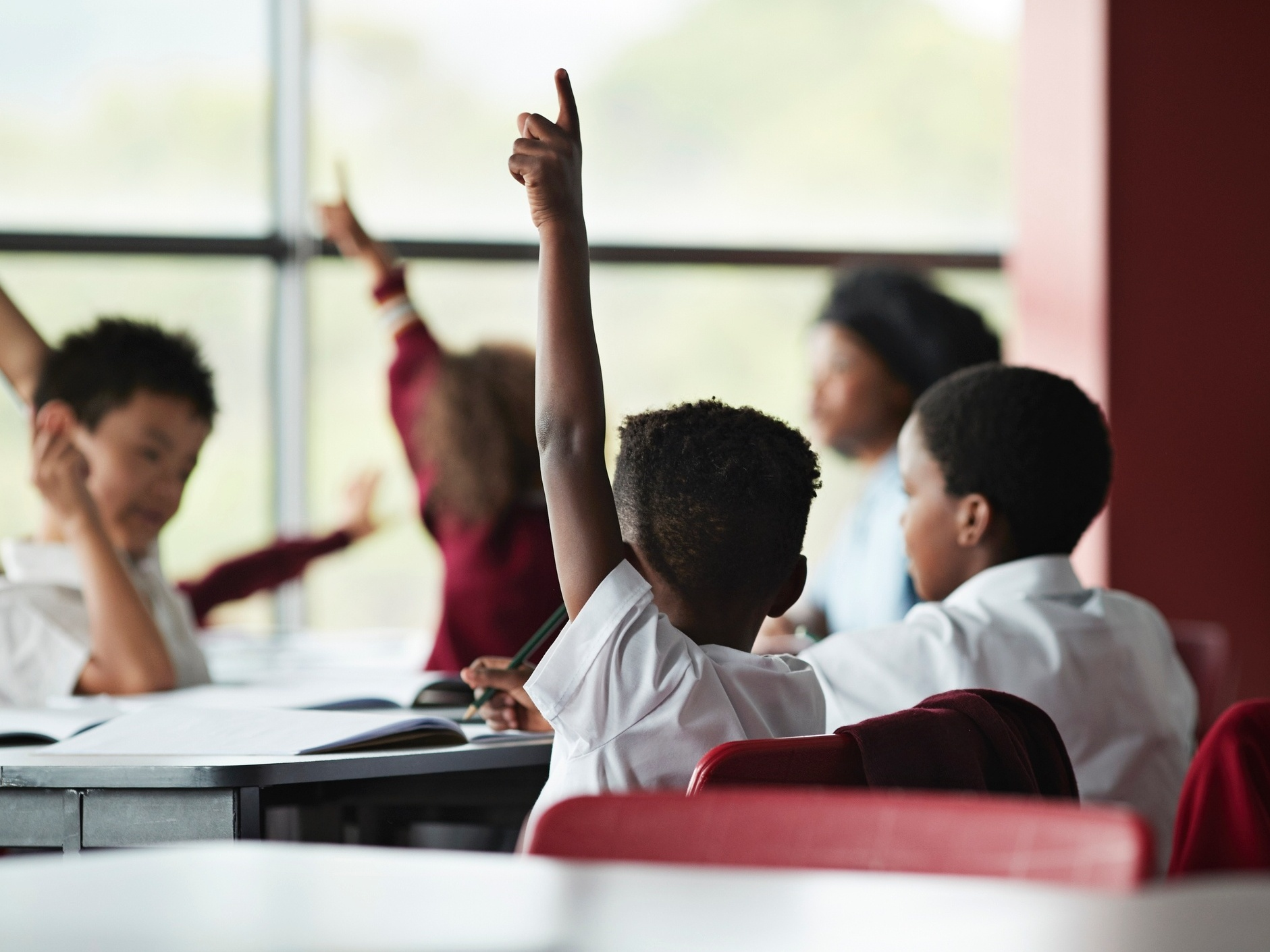 Os profissionais falam em falta de estrutura adequada nas escolas e salário baixo GETTY IMAGES