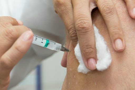 Vacinação é ampliada para outros profissionais na cidade de São Paulo Reprodução