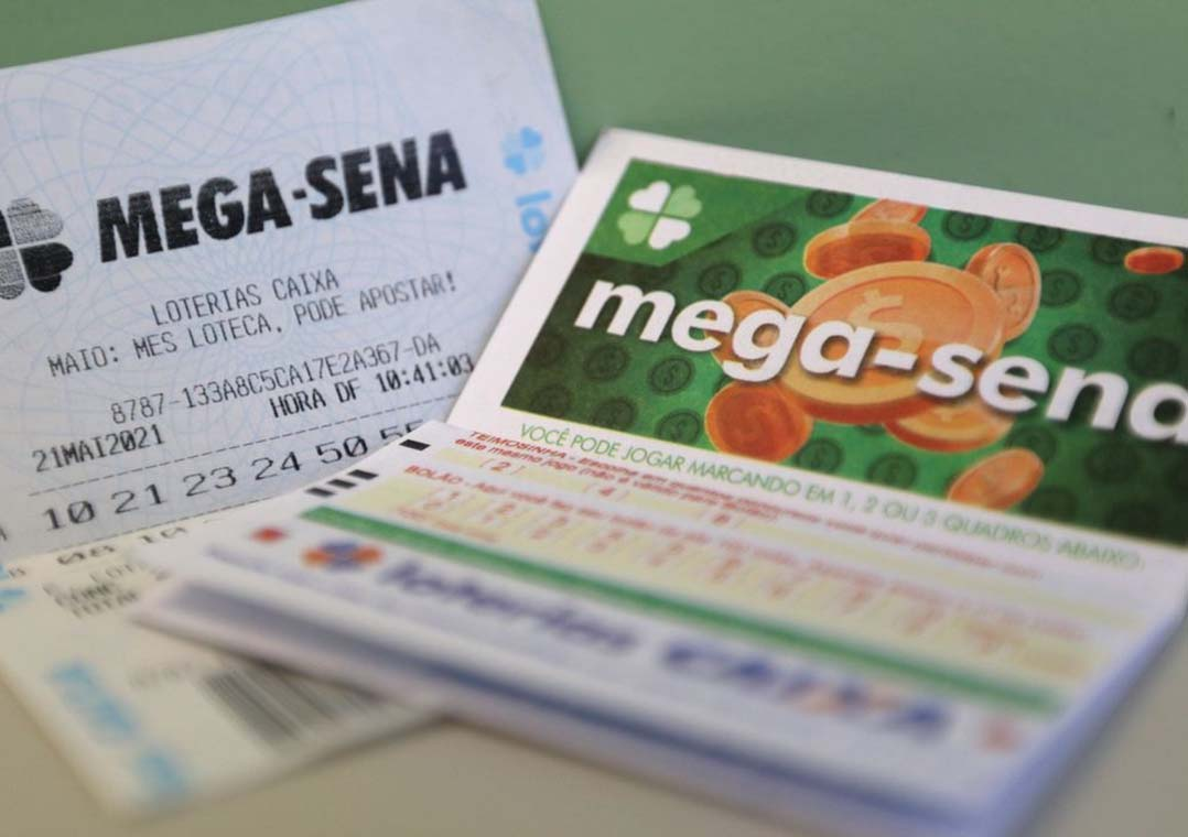 Bolão da Mega-Sena feito em Santos deixa 44 apostadores milionários