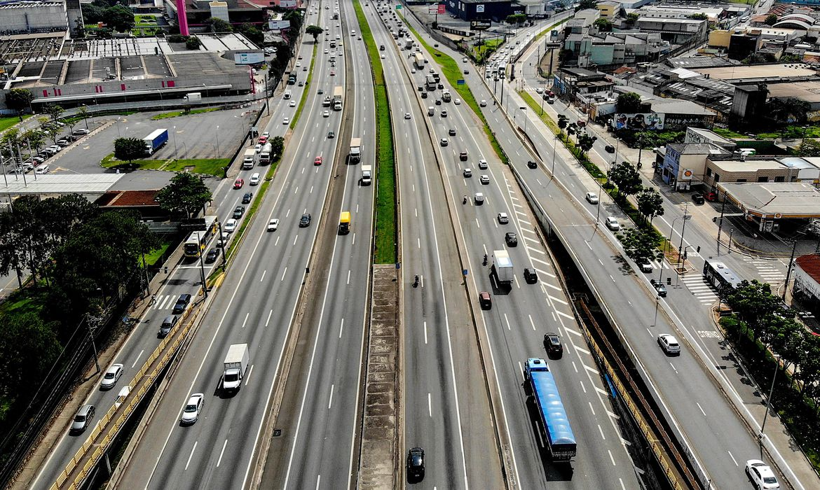 Dutra ficará movimentada devido ao feriado de Carnaval Ministério da Infraestutura