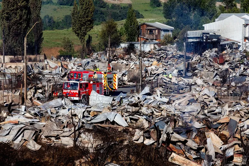 Incêndio no Chile destruiu 120 casas, diz site ambiental