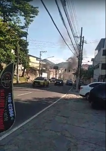 Moradores do Morro do São João fazem protesto na Av. Marechal Rondon Reprodução/Ouvinte BandNews FM