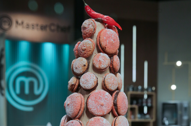 Torre de macarons feita por Wilson, no MasterChef Profissionais Melissa Haidar/Band